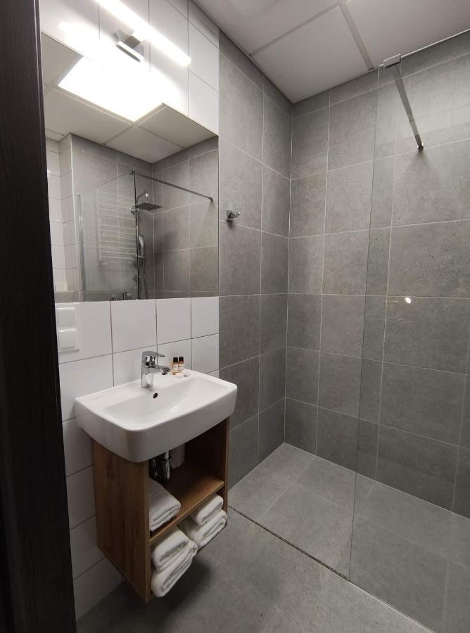 S7 Hotel Кельце Экстерьер фото
