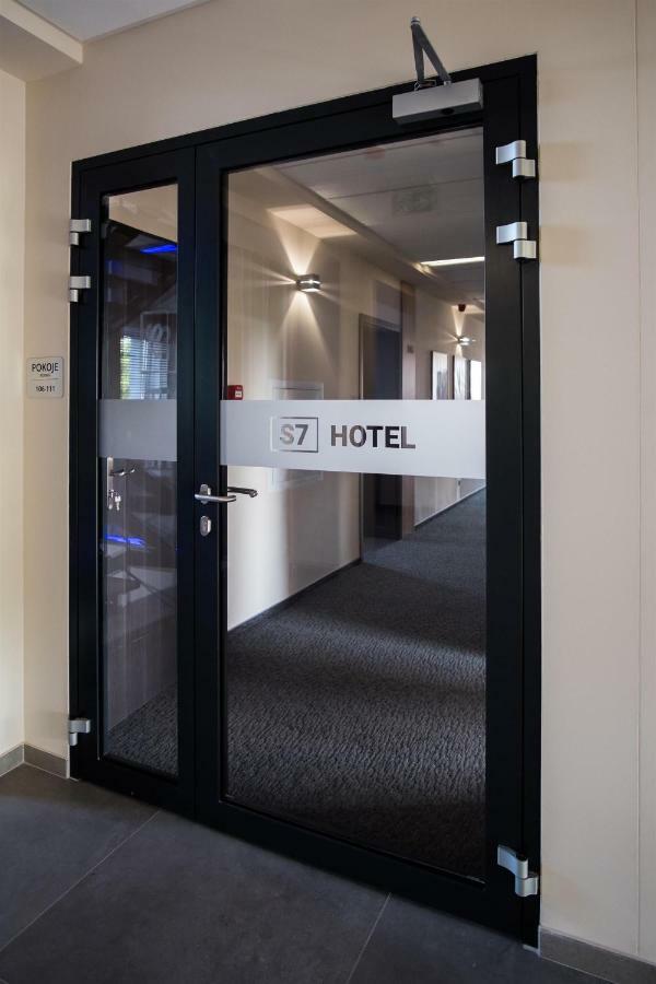 S7 Hotel Кельце Экстерьер фото